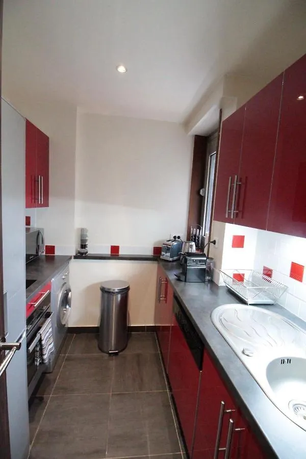 Apartment Short *