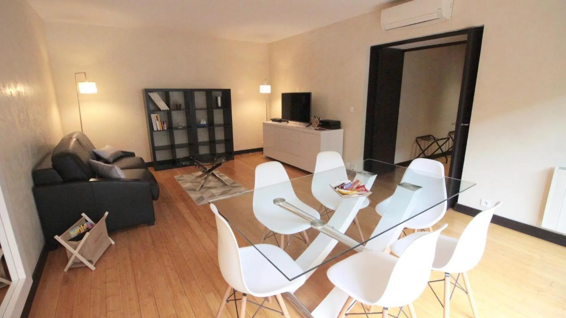 Apartment Short *