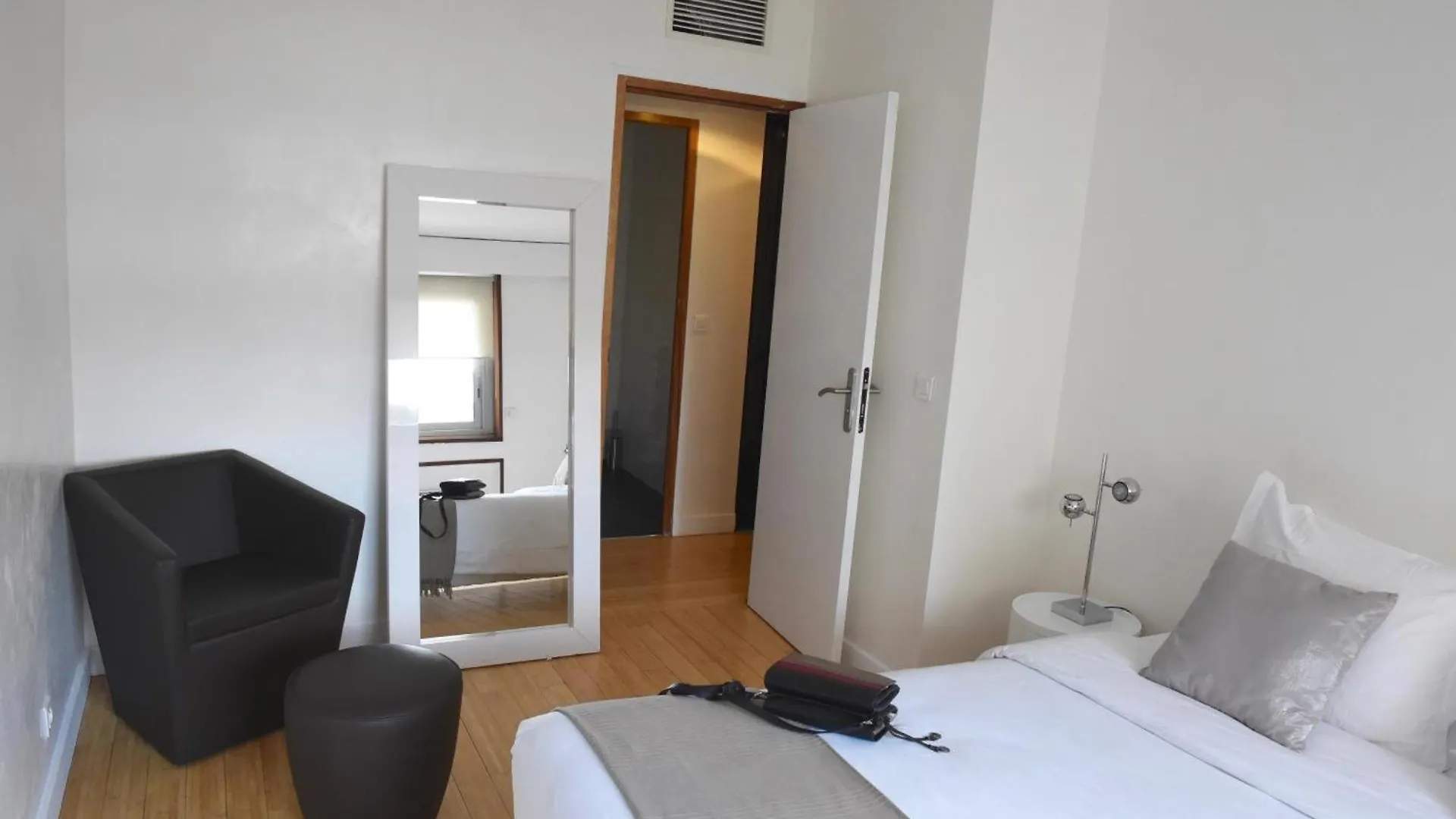 Short Apartment