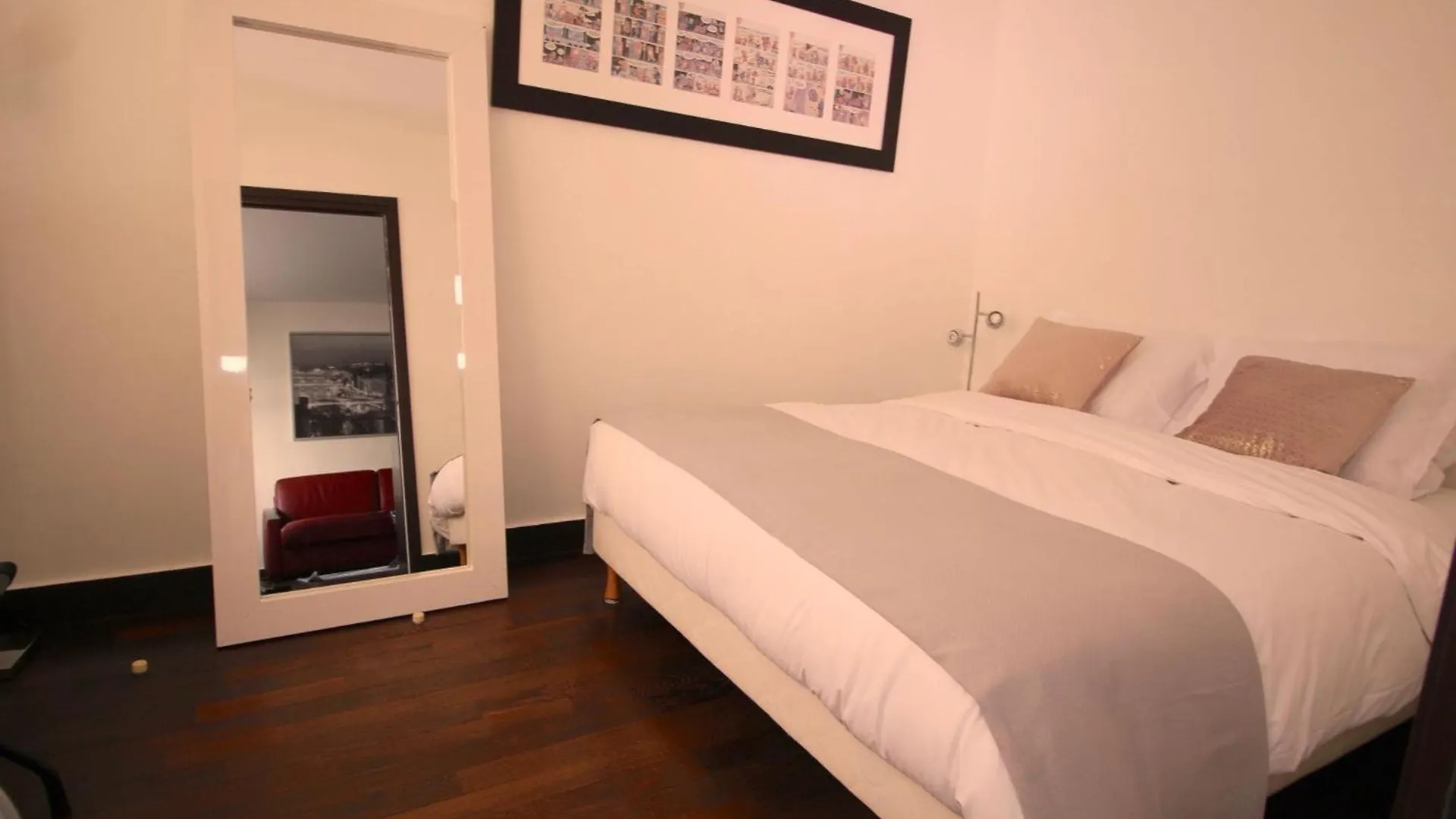 Short Apartament *
