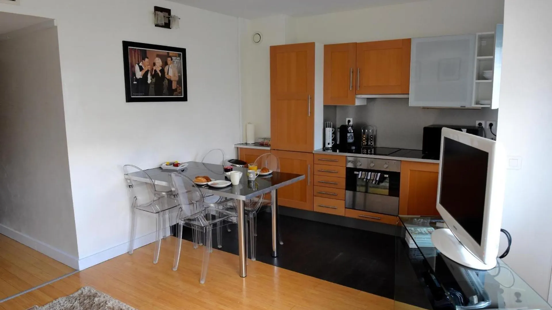 Short Apartment