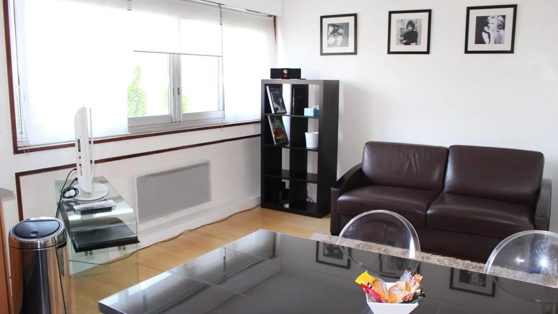 Short Apartment Paris